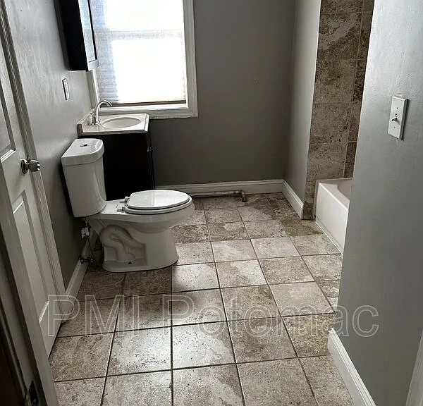 344 Main St #101 — Photo 14