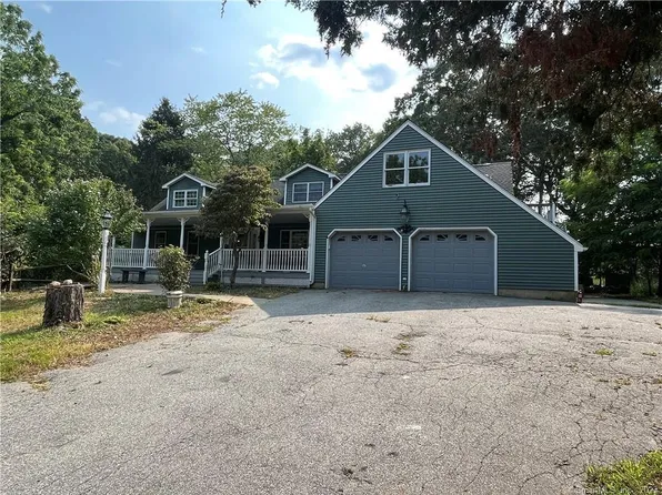 220 Pennsylvania Avenue, East Lyme, CT 06357