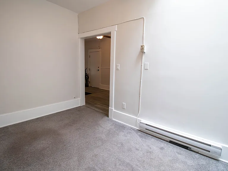 595 King St #10 — Photo 6