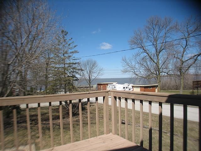 deck side-yard