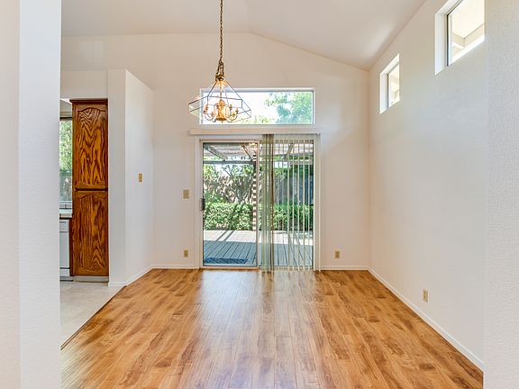 5th image of 1178 Champagne Ln
