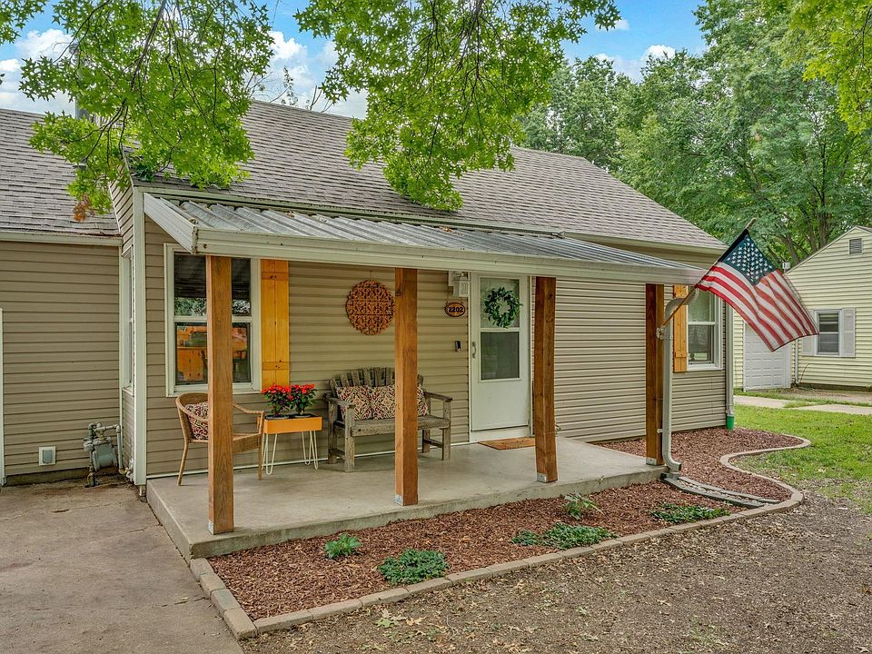 1st image of 2202 SW Moundview Dr
