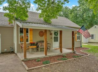 2202 SW Moundview Dr, Topeka, KS 66614