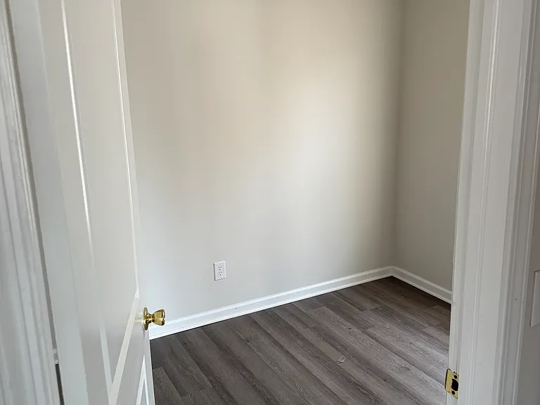 2216 Caniff Ave — Photo 6