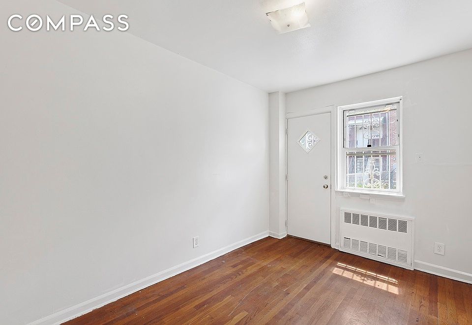2nd image of 816 Maple St #1