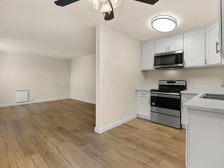 Briarwood Apartments - Riverside, CA — Photo 21