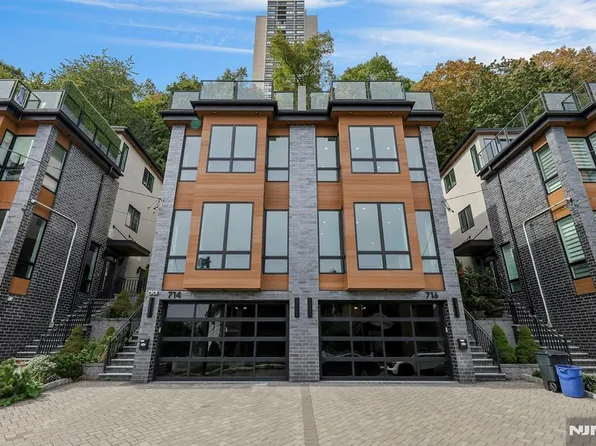 716 Undercliff Ave #716, Edgewater, NJ 07020