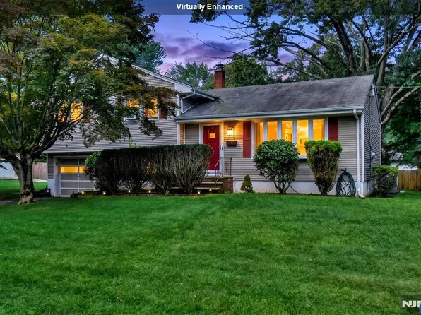 11 Kenyon Ct, Norwood, NJ 07648