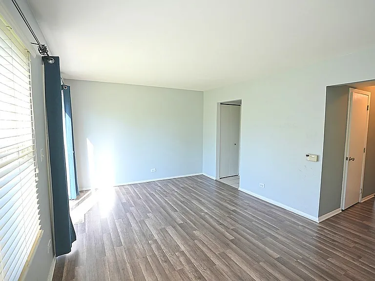 2684 Waterford Ct — Photo 7