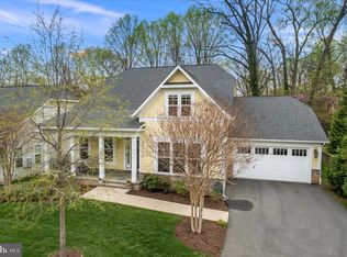 1104 Monroe St, Herndon, VA 20170