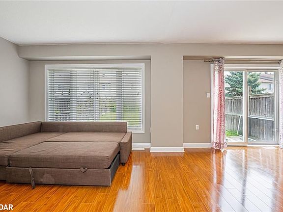 3rd image of 35 Heritage Ct