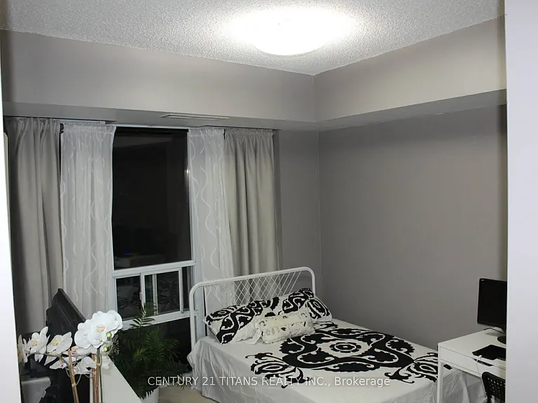 70 Absolute Ave #402 — Photo 26