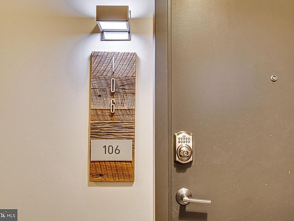 4th image of 515 N Washington St APT 106