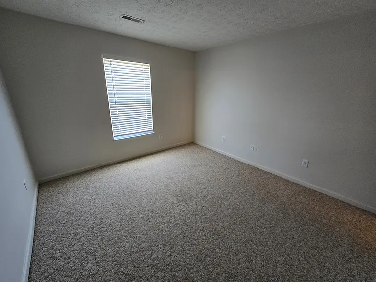 3327 Edison Dr — Photo 15