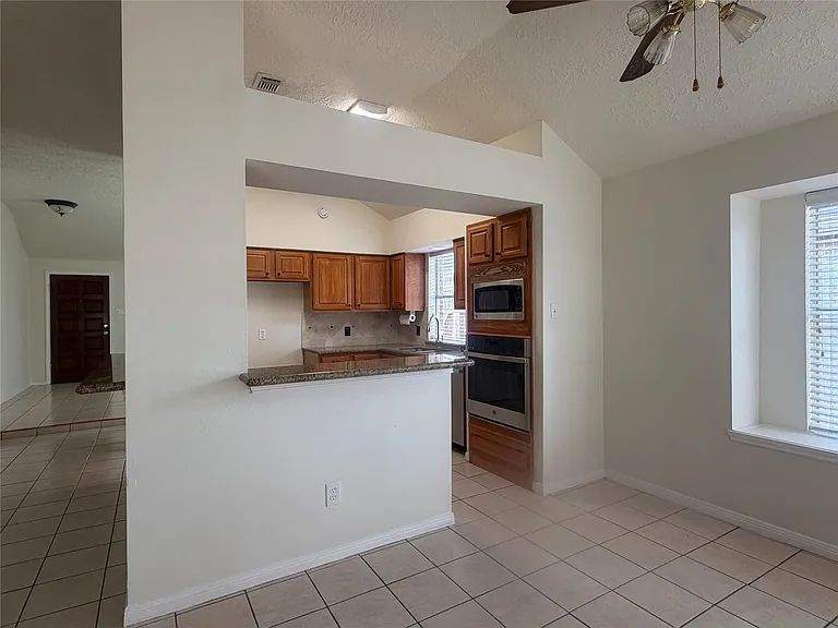 3806 Carya Cir — Photo 7