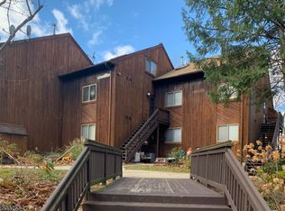 3 Woods Rd #8, Lebanon, NJ 08833