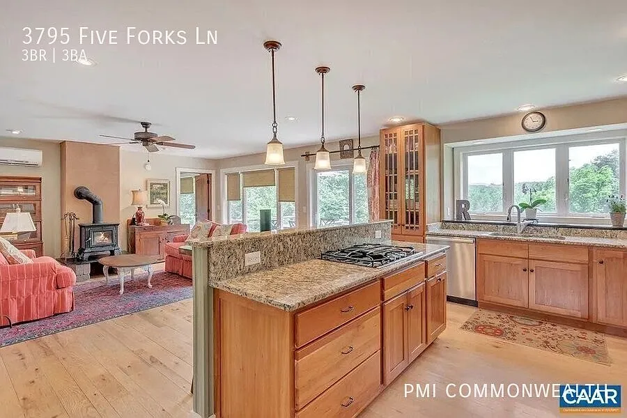 3 Bed / 2 Bath Farm Property (Available Now) — Photo 2