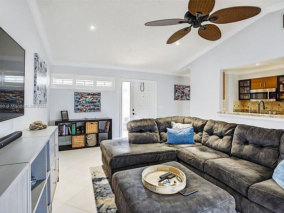 4th image of 9404 Chelsea Dr N
