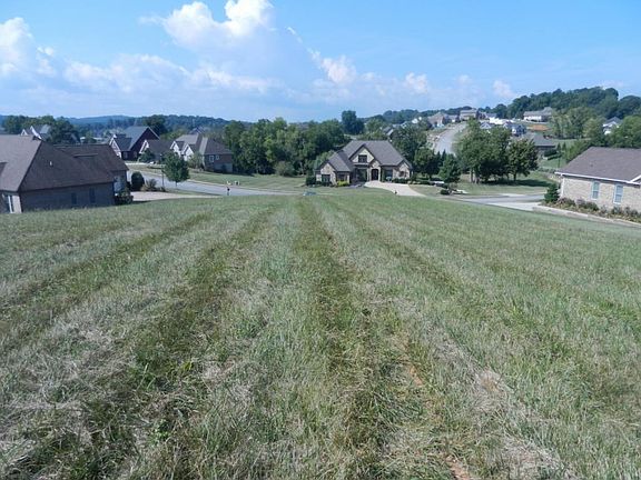 3rd image of 133 Forest Ln N