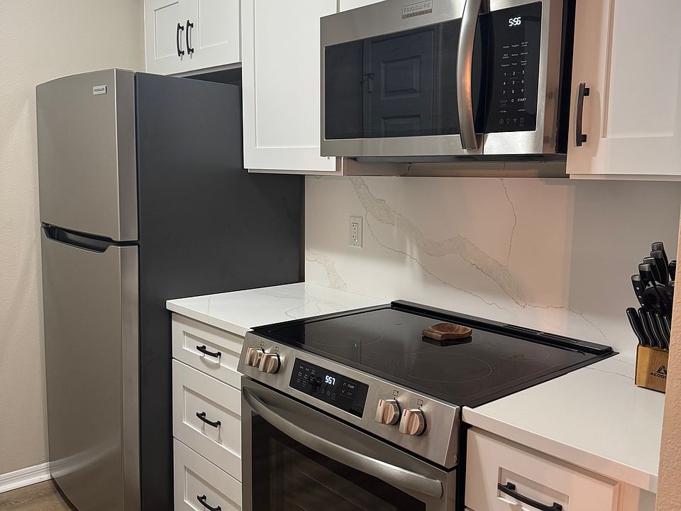 1st image of 1000 W Horatio St APT 101