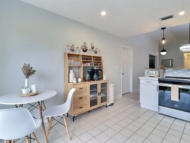 2514 Bedford Mews Dr — Photo 10