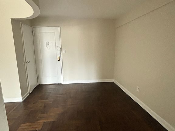 3rd image of 103 Chancellor Ave APT A-28