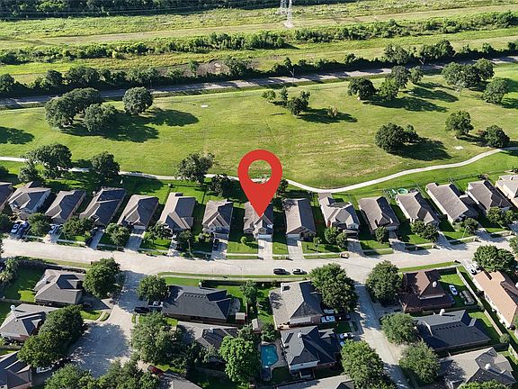 3rd image of 2506 Bay Hill Dr