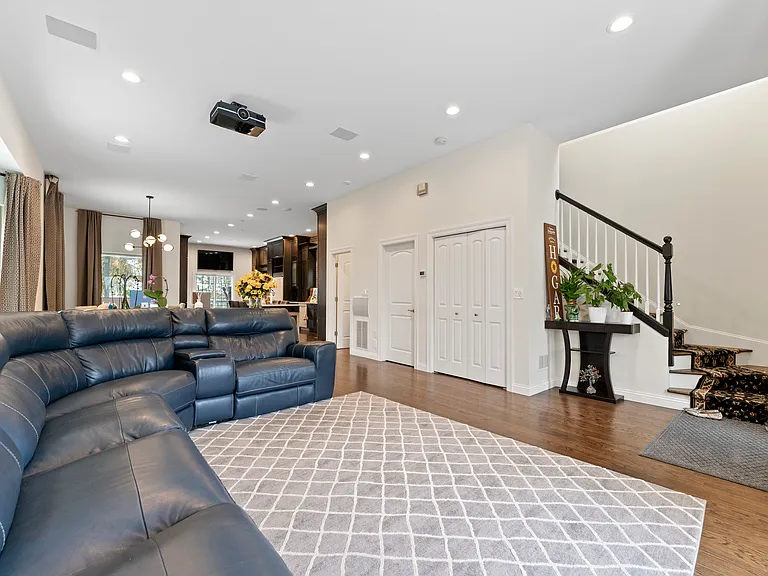 3452 N Newcastle Ave — Photo 5
