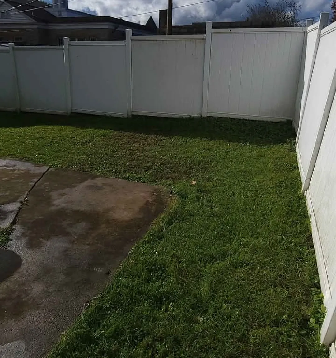 3 bed, $850 — Photo 1