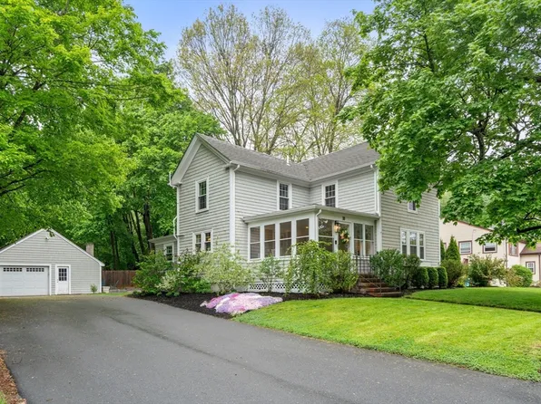 18 Green St, Medfield, MA 02052
