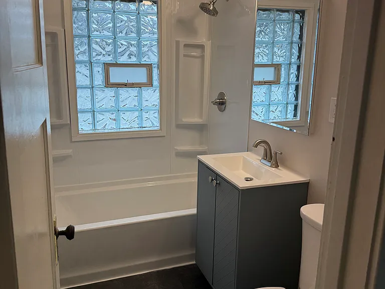 5805 W Wells St — Photo 1