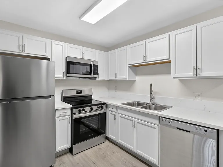 Willow Brooke Apartments — Photo 13