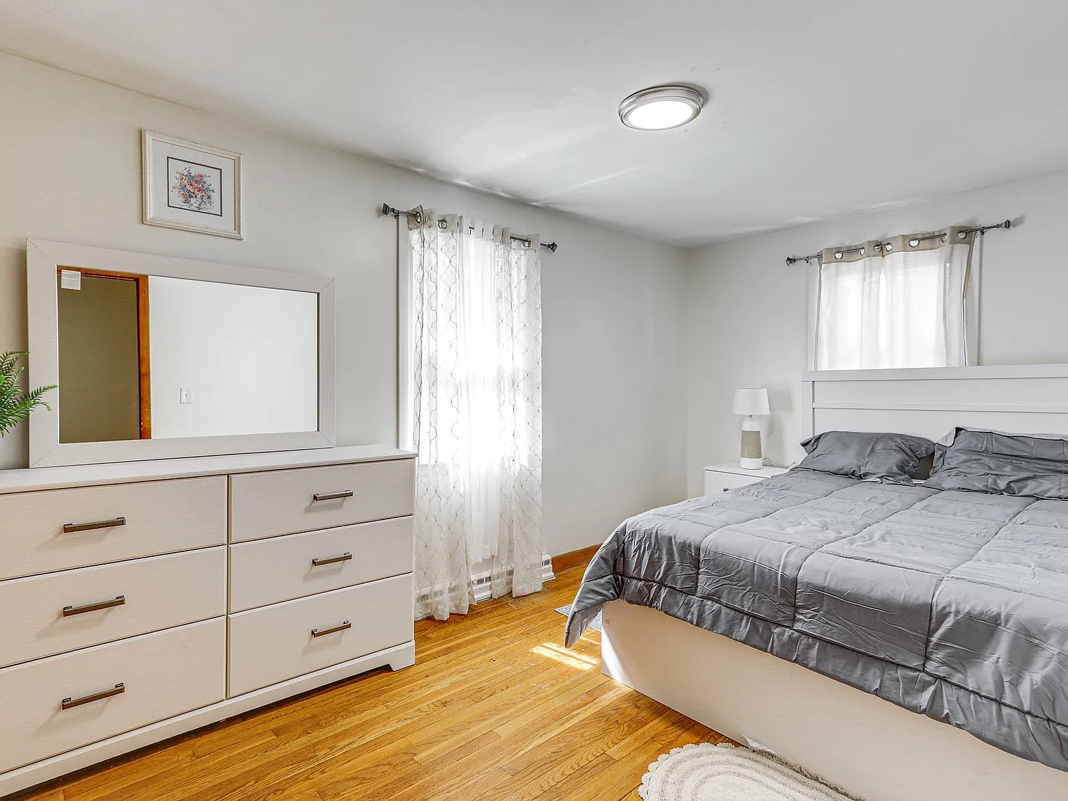 3 bed, 1260 sqft, $3,500 — Photo 4