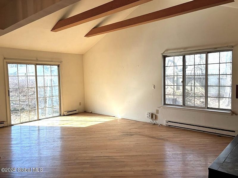 4th image of 31 Oak Road