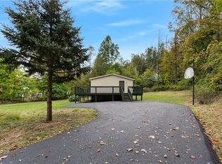 9 1/2 Center St, Ellenville, NY 12428