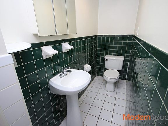 5th image of 35-7 31st St #1ST