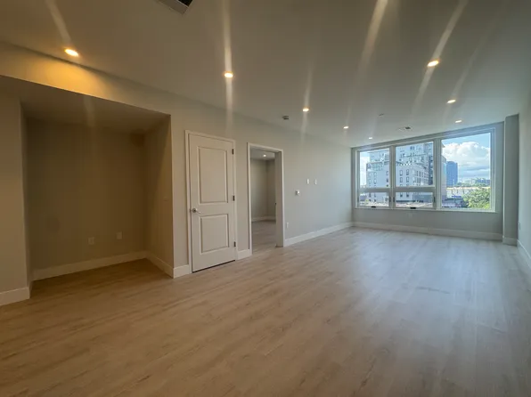 24 Brooks Street image 5 of 13