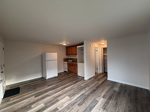 3rd image of 507 16th Ave W APT 8
