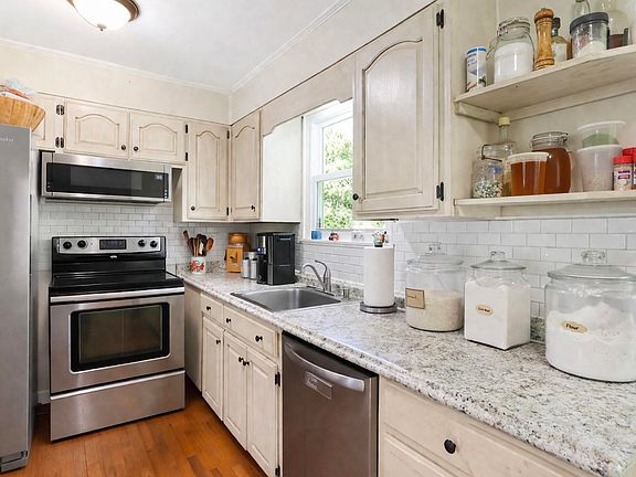 5th image of 175 Heritage Hills Cir NE