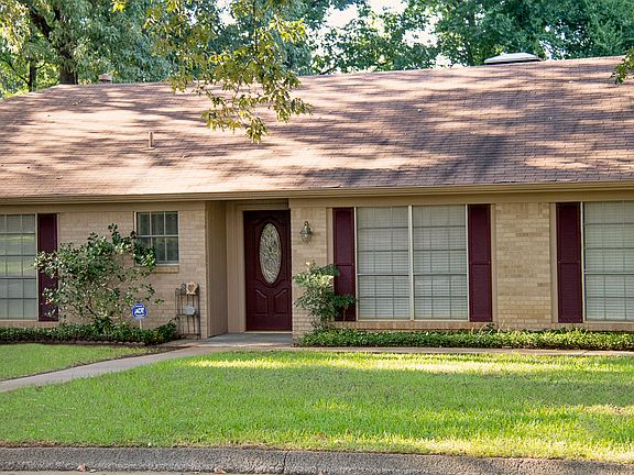 2nd image of 1206 Trailwood Ln
