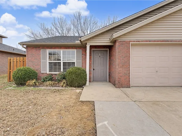 3501 SW Victoria Pl, Bentonville, AR 72712