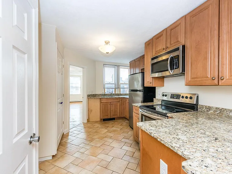 146 Salem St #5 — Photo 2
