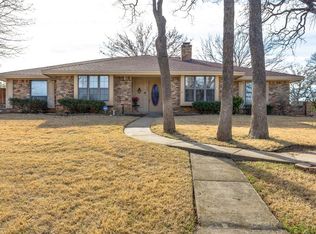 615 Bent Tree Dr, Euless, TX 76039