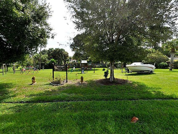 4th image of 2041 SW Driftwood Street