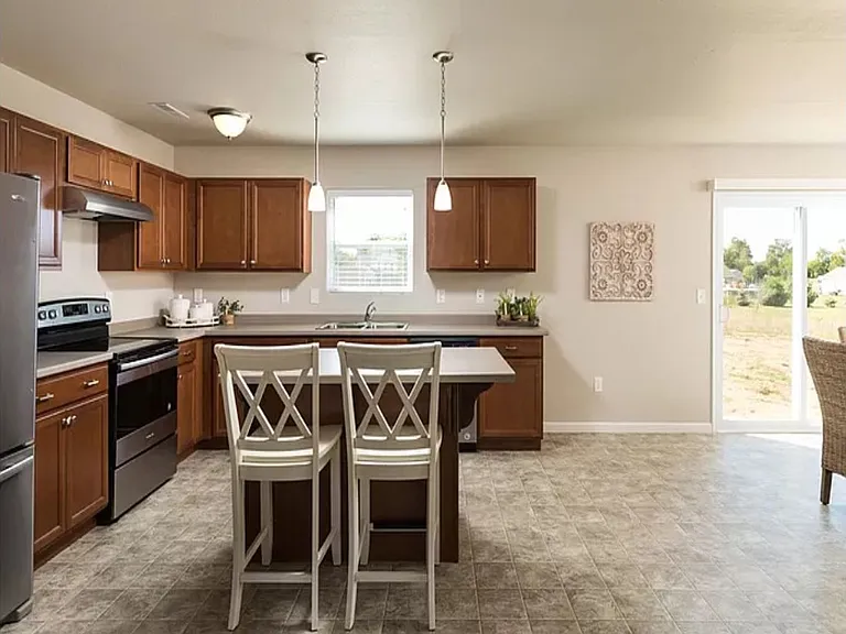 334 Saddlebrook Dr — Photo 5