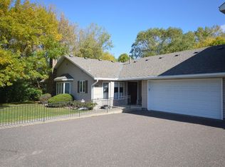 3688 Gershwin Ln N, Oakdale, MN 55128