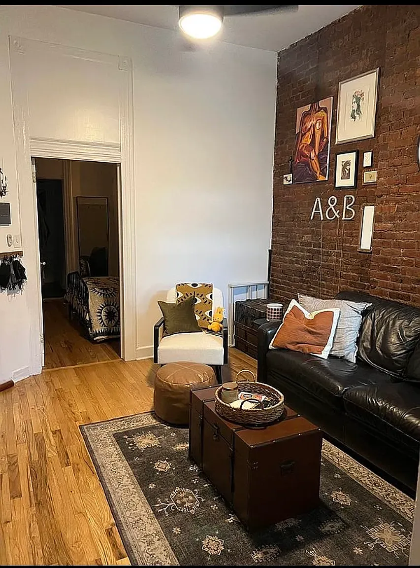 194 Court Street — Photo 3