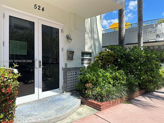 3rd image of 524 Washington Ave APT 208