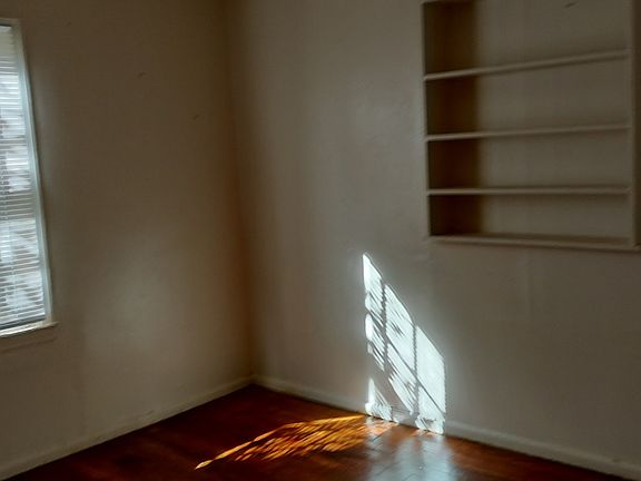 5th image of 612 Westwood St