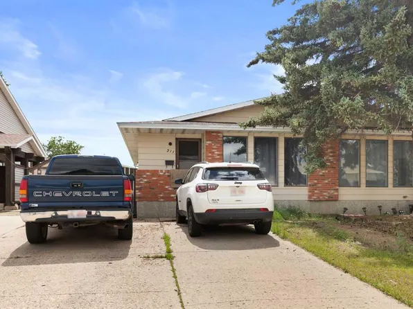 211 NE Ross Glen Dr SE, Medicine Hat, AB T1B 1N7